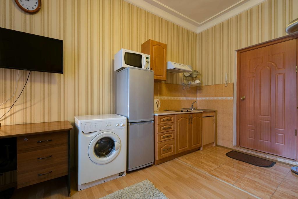 Nadezhda Apartments On Kabanbay Batyr 122 Almaty Exterior photo