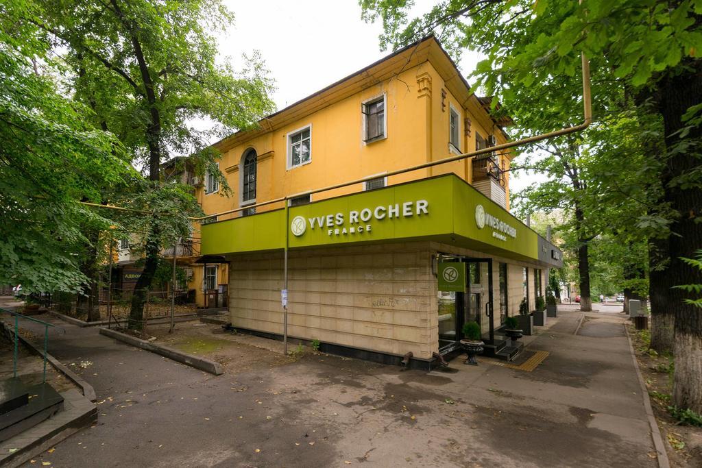 Nadezhda Apartments On Kabanbay Batyr 122 Almaty Exterior photo